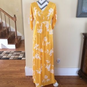 NWT Isabel maternity maxi dress, yellow floral